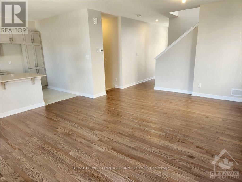 271 Falsetto Street, Ottawa, Ontario  K1W 0S4 - Photo 6 - X13825096
