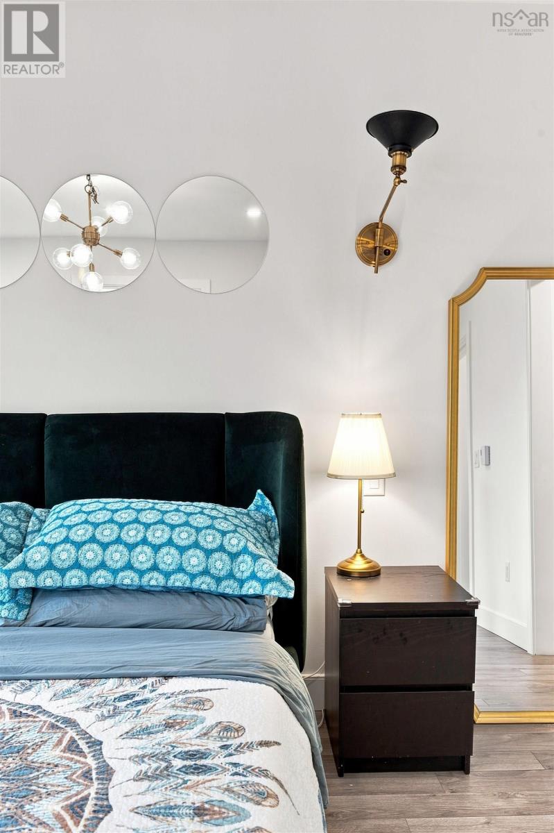68 Grenoble Court photo 28