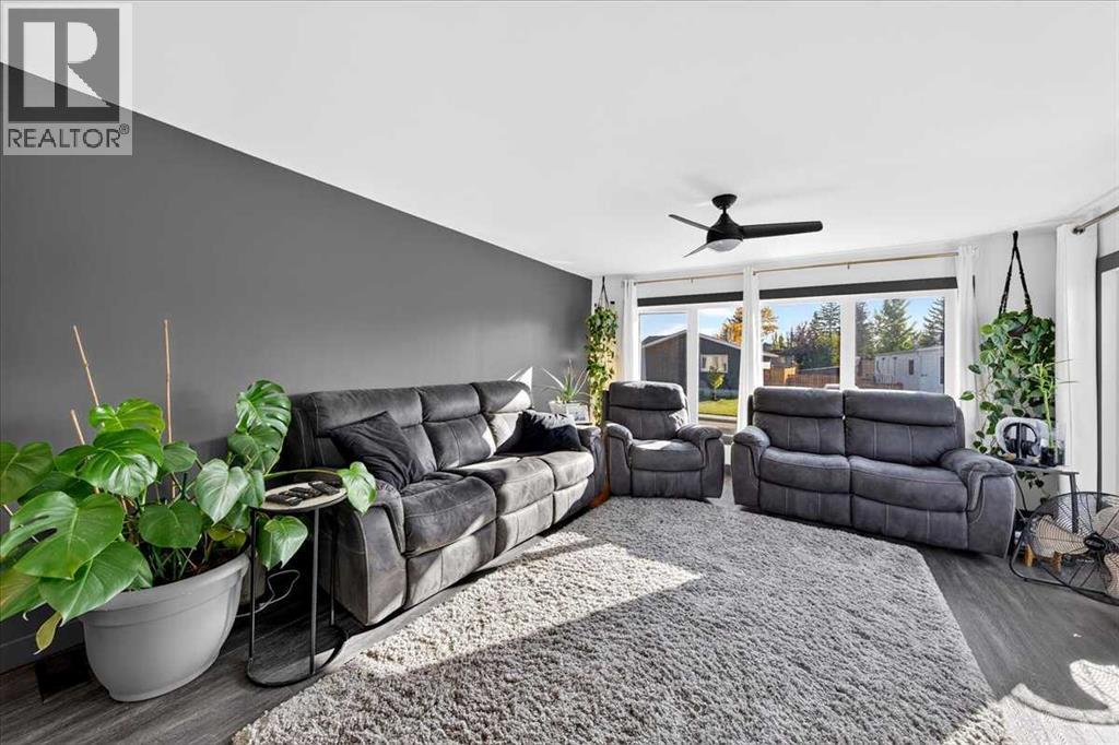 212 Spring Haven Close SE, Airdrie, Alberta  T4A 1E4 - Photo 9 - A2347123