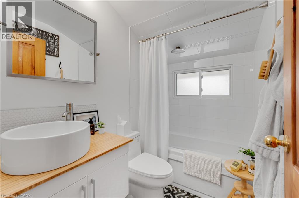 10 Goldfinch Road, Hamilton, Ontario  L9A 3W7 - Photo 23 - 40866164