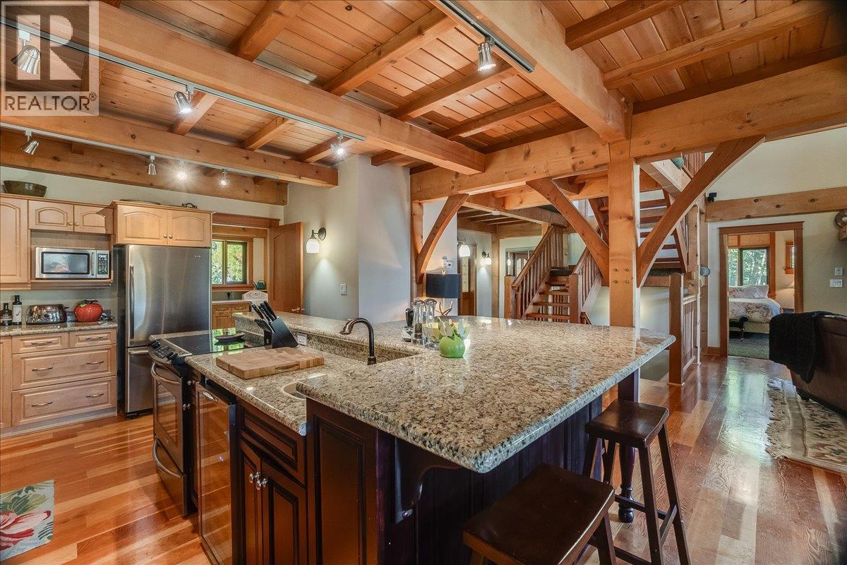 9233 31 Highway, Kaslo, British Columbia  V0G 1M0 - Photo 15 - 10401692