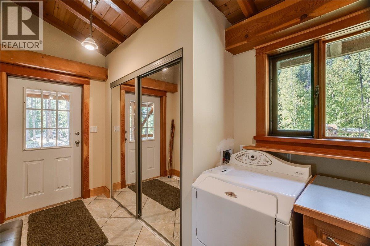 9233 31 Highway, Kaslo, British Columbia  V0G 1M0 - Photo 21 - 10401692