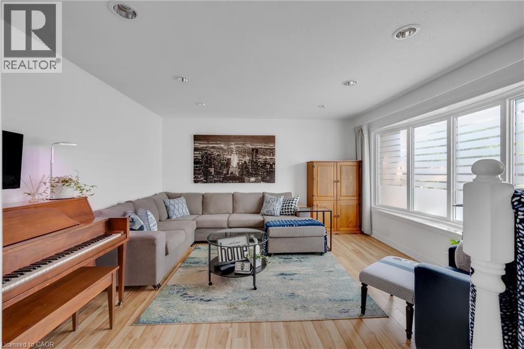 10 Goldfinch Road, Hamilton, Ontario  L9A 3W7 - Photo 6 - 40866164