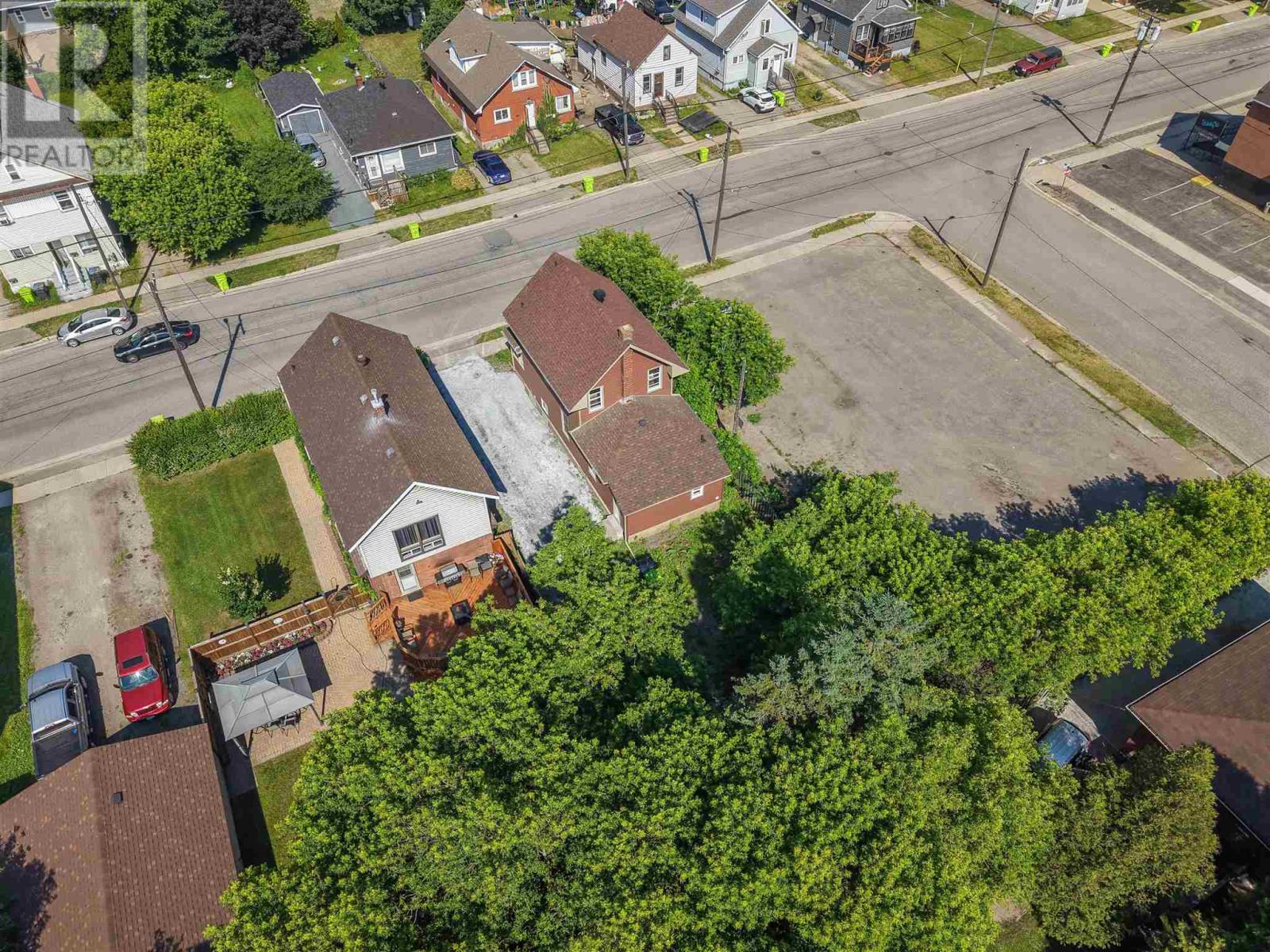 216 Goulais AVE photo 39