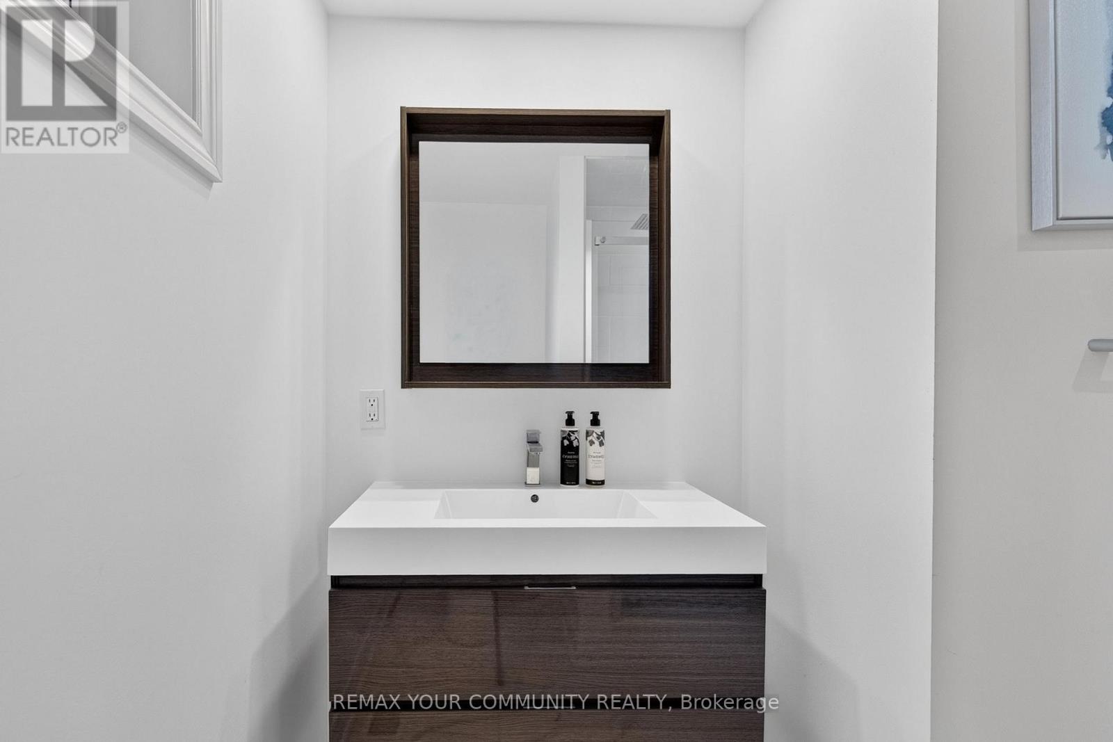 92 Beaver Bend Crescent, Toronto, Ontario  M9B 5R6 - Photo 13 - W13824668