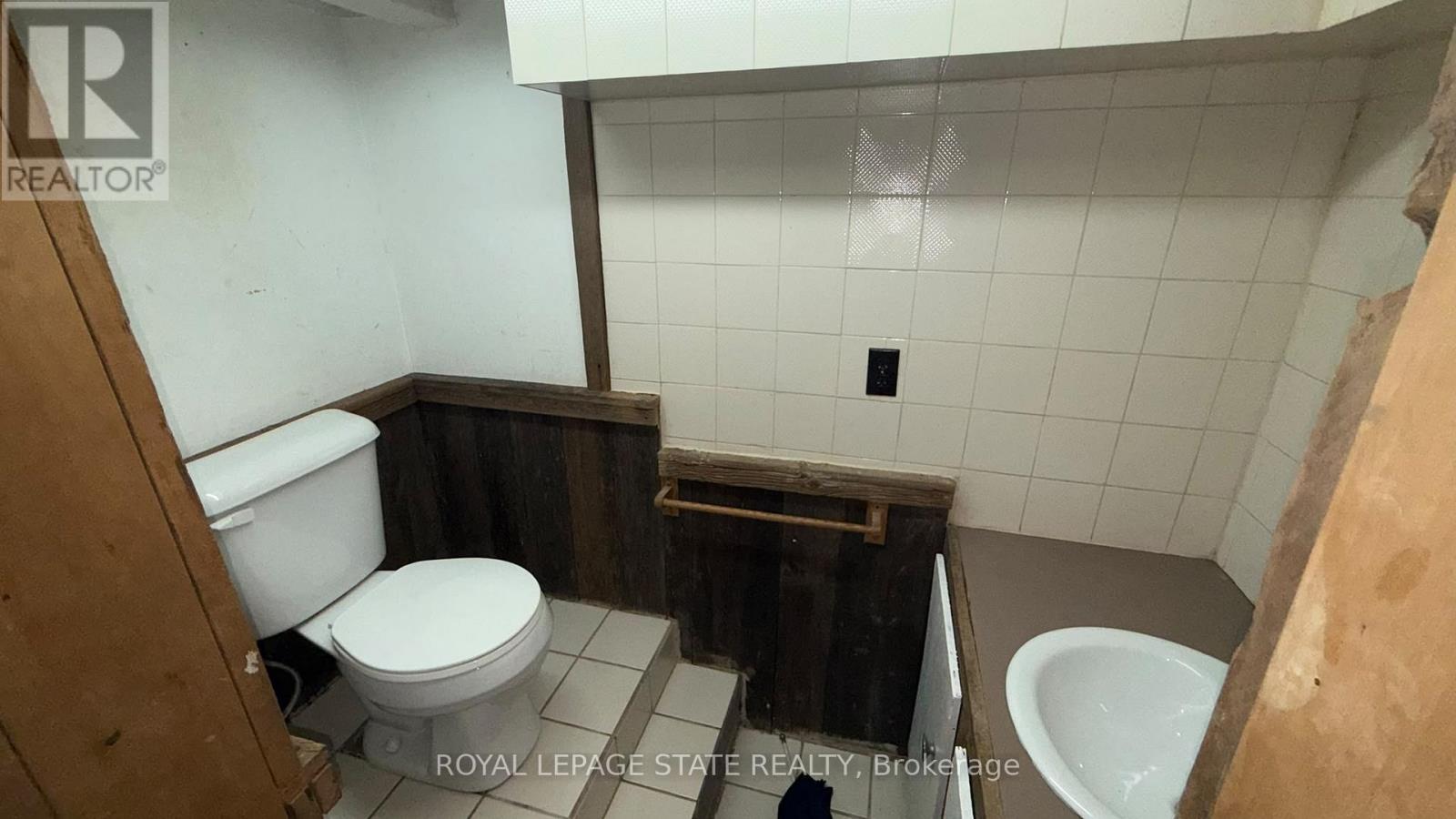 893 Lasalle Park Road, Burlington, Ontario  L7T 1M6 - Photo 15 - W13756330