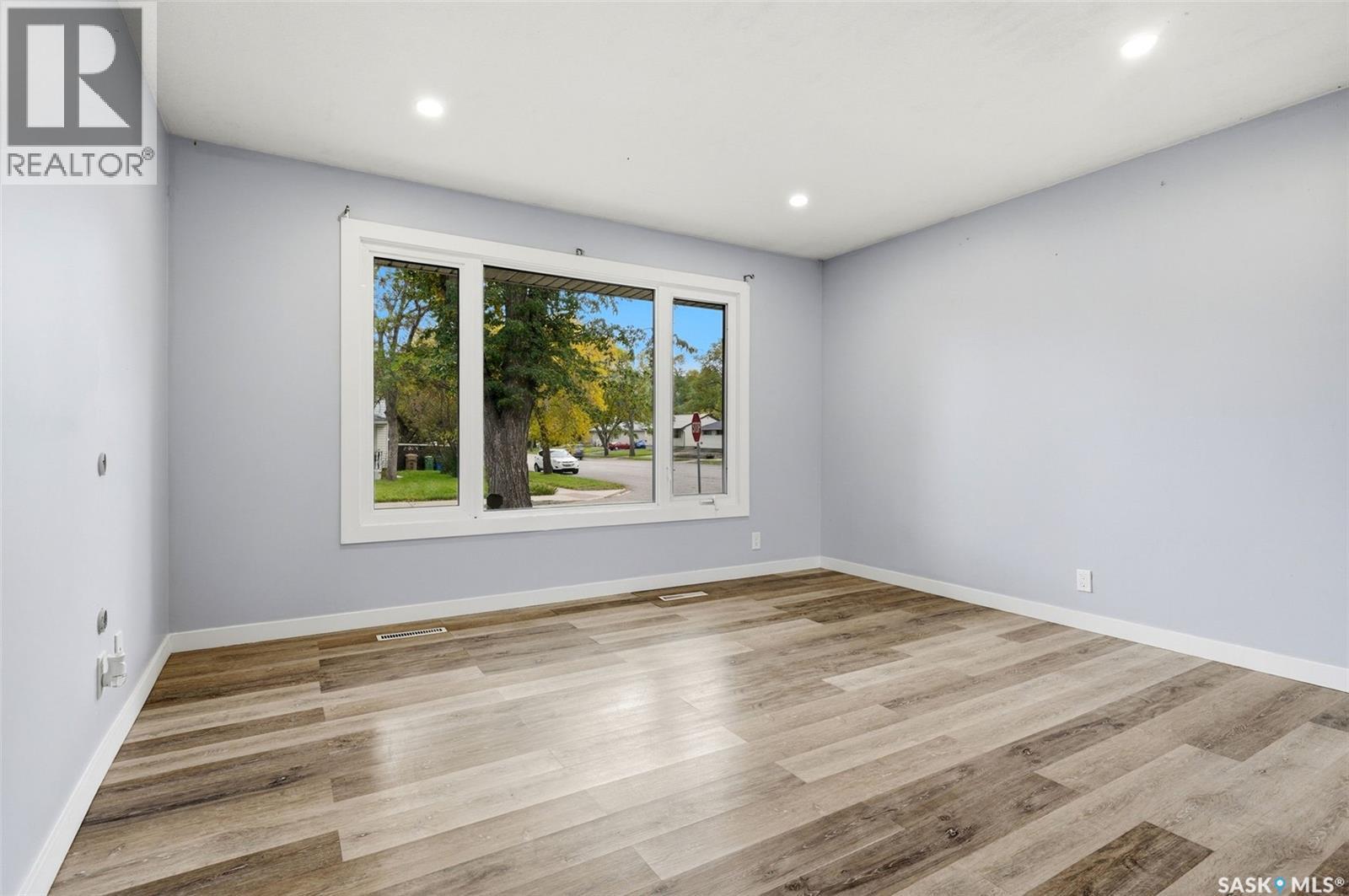 2 Sampson Place, Regina, Saskatchewan  S4R 4R4 - Photo 4 - SK049453