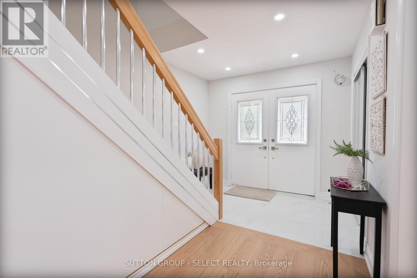 9 Ullswater Crescent, London North, Ontario  N6G 4L4 - Photo 4 - X13825314