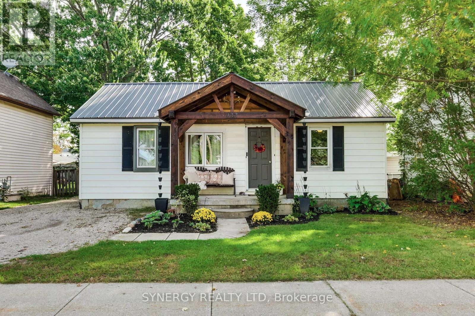 422 West Street, Petrolia, Ontario  N0N 1R0 - Photo 1 - X13825318