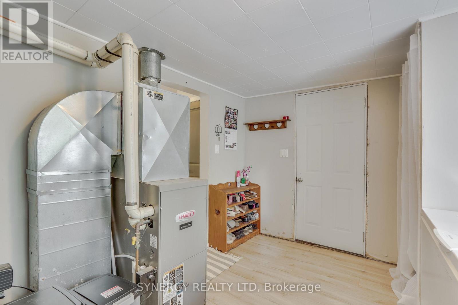 422 West Street, Petrolia, Ontario  N0N 1R0 - Photo 15 - X13825318