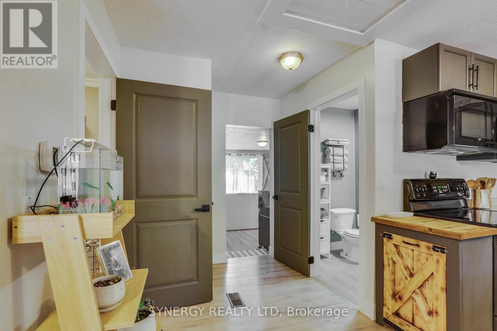 422 West Street, Petrolia, Ontario  N0N 1R0 - Photo 8 - X13825318