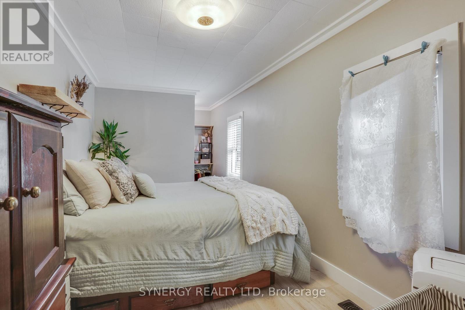 422 West Street, Petrolia, Ontario  N0N 1R0 - Photo 9 - X13825318
