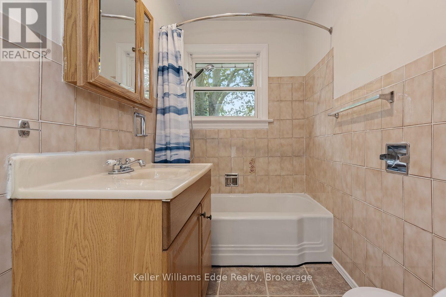 292 Mill Street E, Halton Hills, Ontario  L7J 1J9 - Photo 17 - W13825362