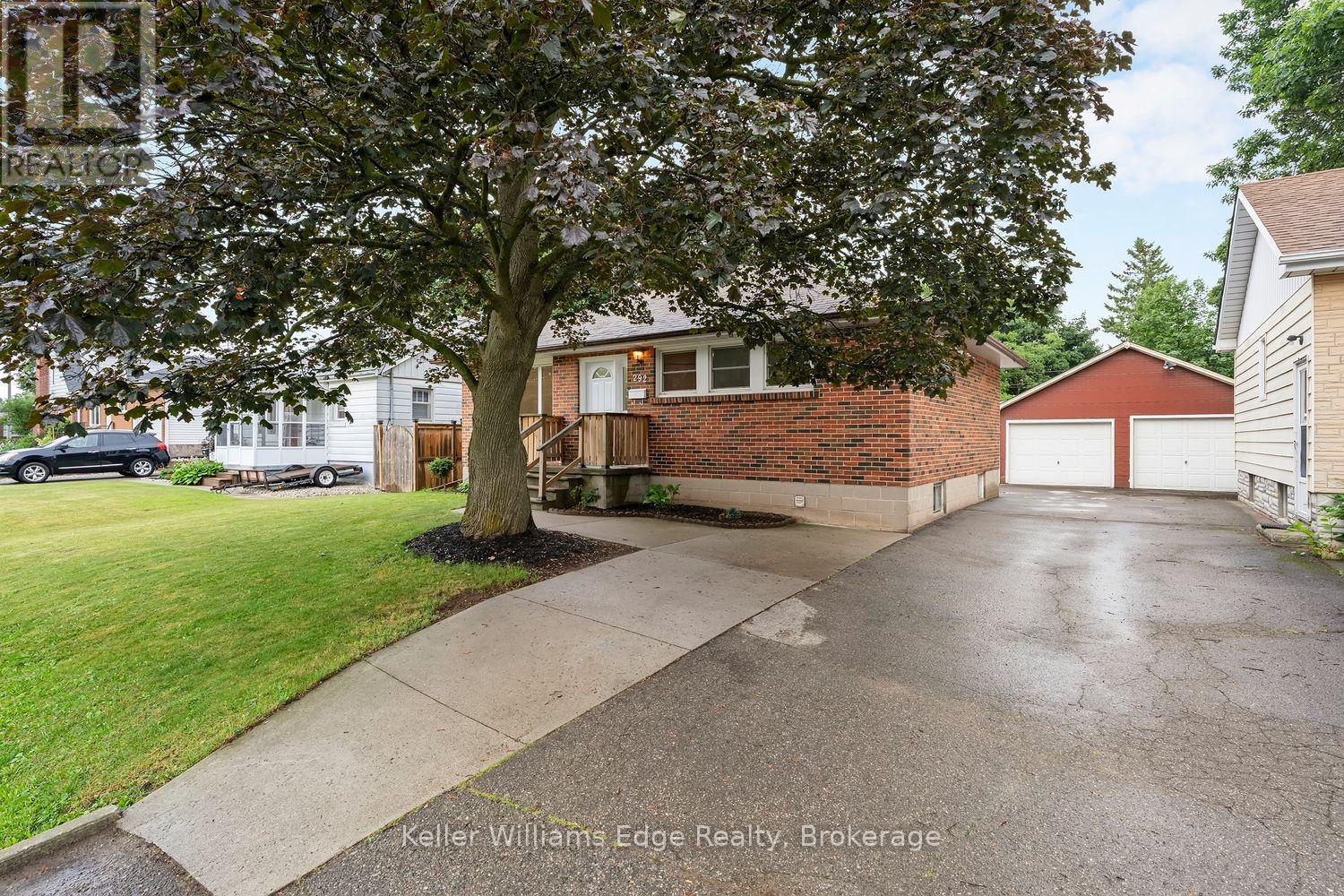 292 Mill Street E, Halton Hills, Ontario  L7J 1J9 - Photo 3 - W13825362