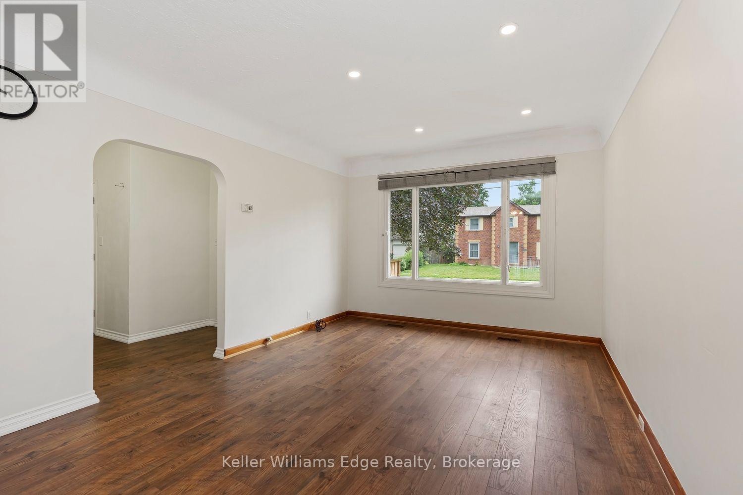292 Mill Street E, Halton Hills, Ontario  L7J 1J9 - Photo 6 - W13825362