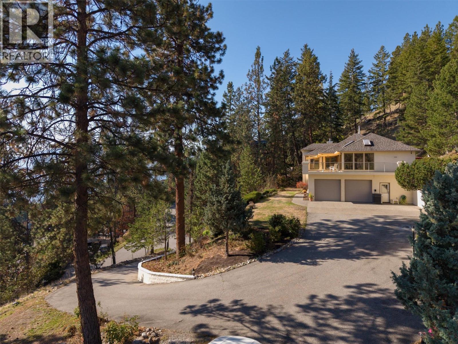 4632 / 4624 Minto Street, Peachland, British Columbia  V0H 1X4 - Photo 3 - 10401760