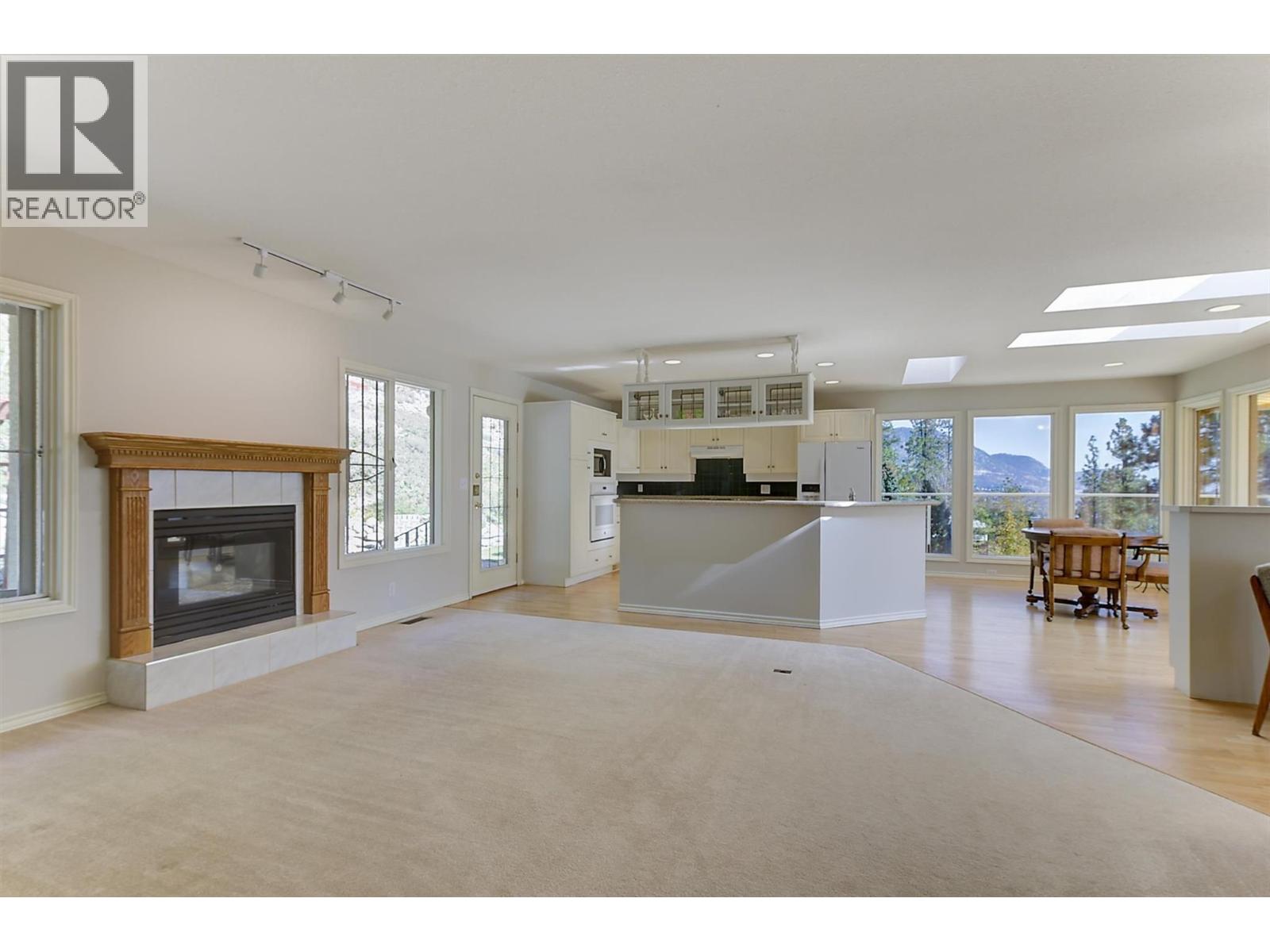 4632 / 4624 Minto Street, Peachland, British Columbia  V0H 1X4 - Photo 9 - 10401760