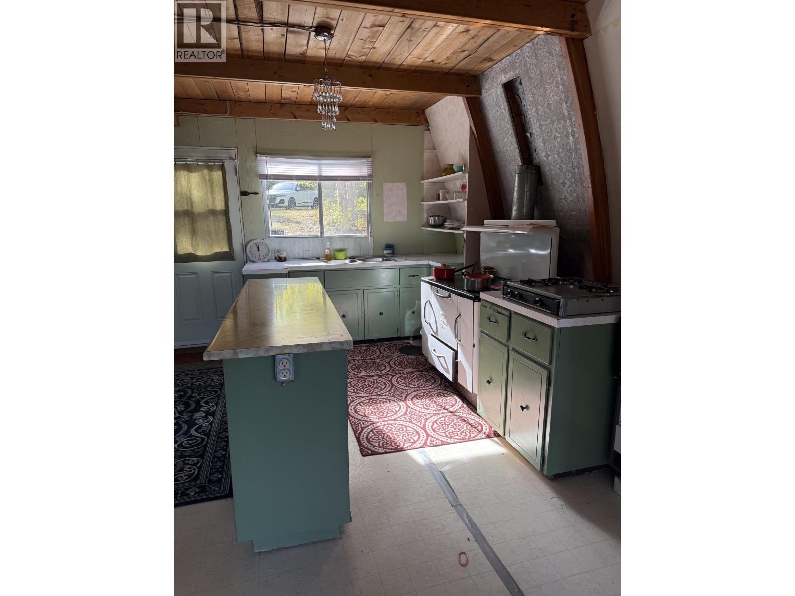 52260 Lloyd Drive, Cluculz Lake, British Columbia  V0J 3A3 - Photo 4 - R3169340