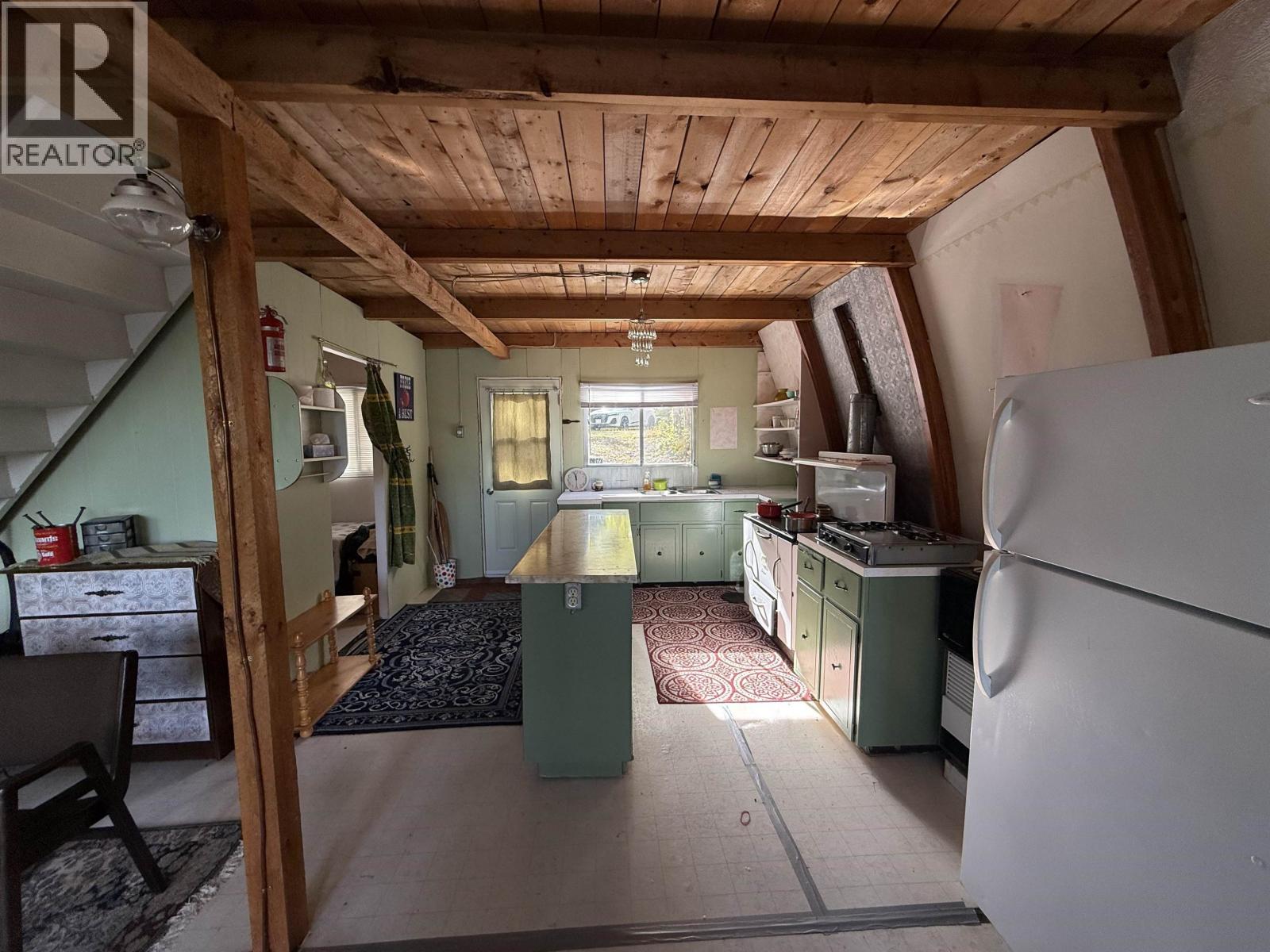 52260 Lloyd Drive, Cluculz Lake, British Columbia  V0J 3A3 - Photo 5 - R3169340