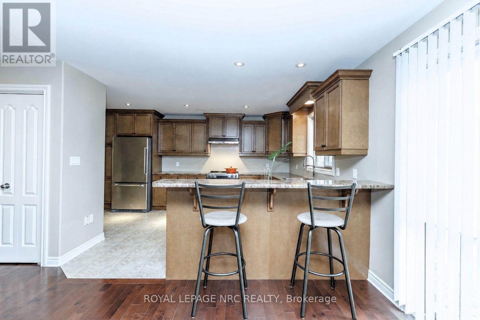 8394 Greenfield Crescent, Niagara Falls (Forestview), Ontario L2H 3J8 - Photo 13 - X13825410
