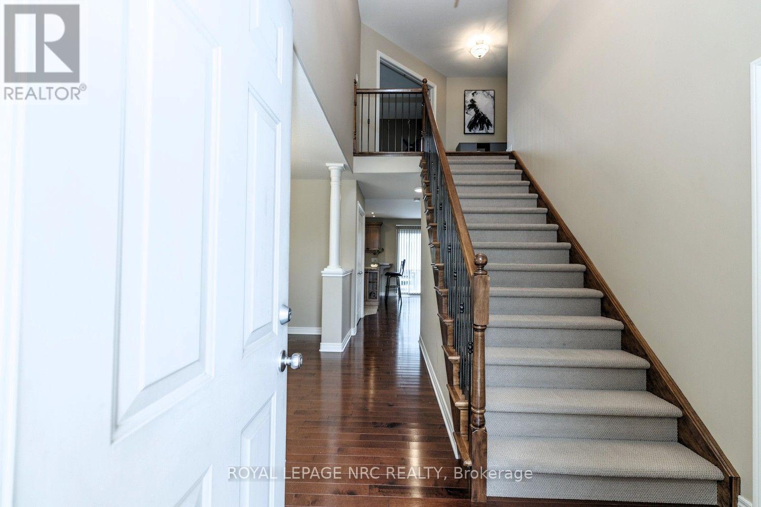 8394 Greenfield Crescent, Niagara Falls (Forestview), Ontario L2H 3J8 - Photo 4 - X13825410