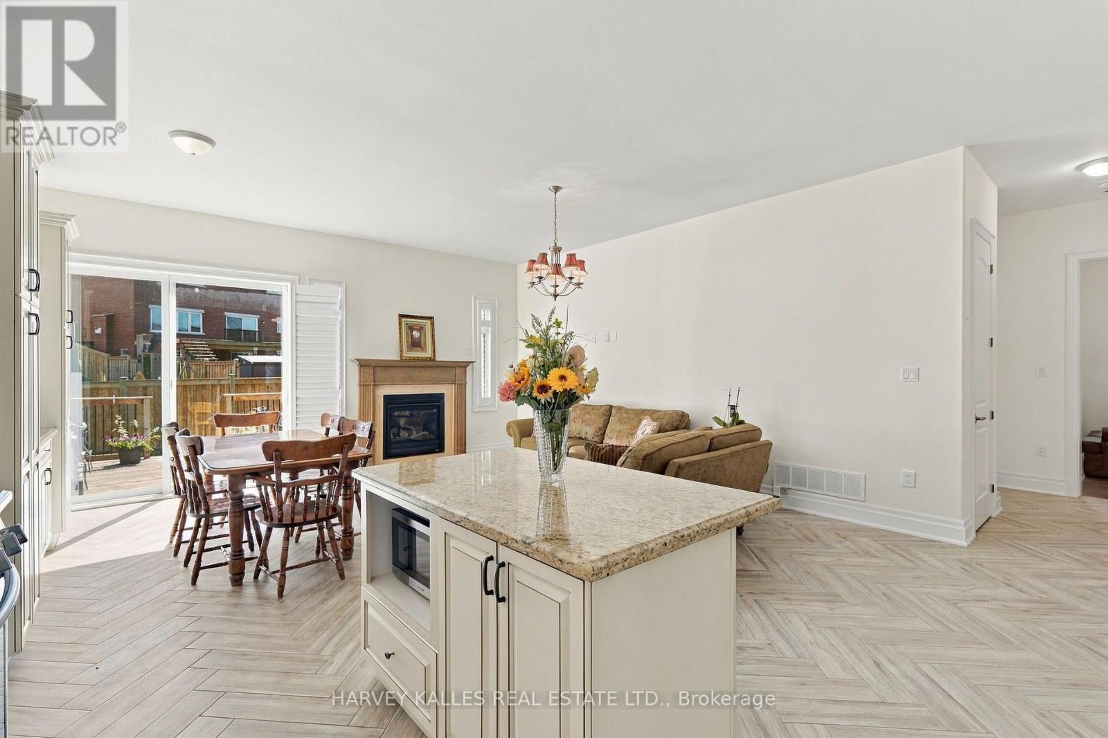 1650 Rizzardo Crescent, Innisfil, Ontario  L9S 4W7 - Photo 21 - N13823420