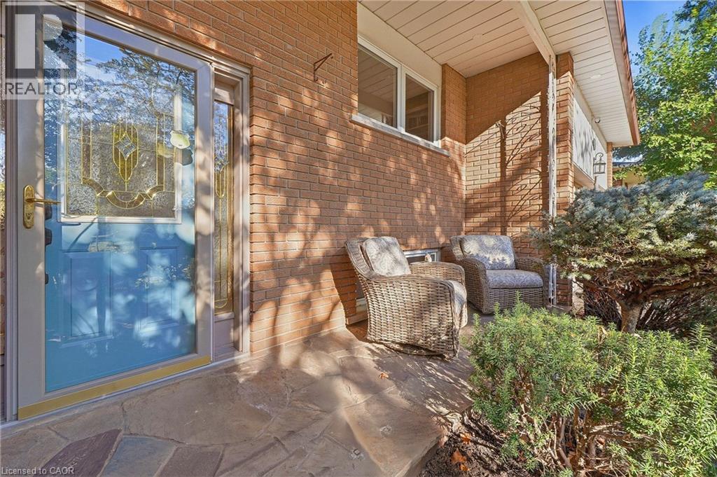 1060 Dowland Crescent, Burlington, Ontario  L7T 4C8 - Photo 4 - 40866355