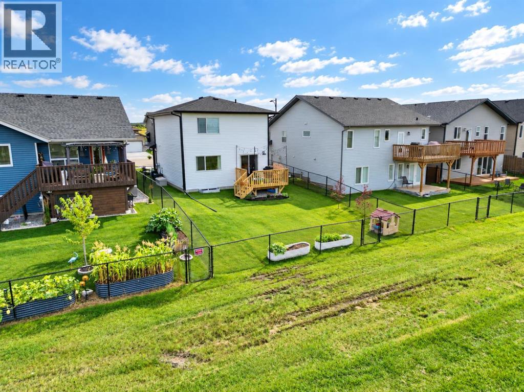 644 Robinson Avenue, Penhold, Alberta  T0M 1R0 - Photo 4 - A2342822