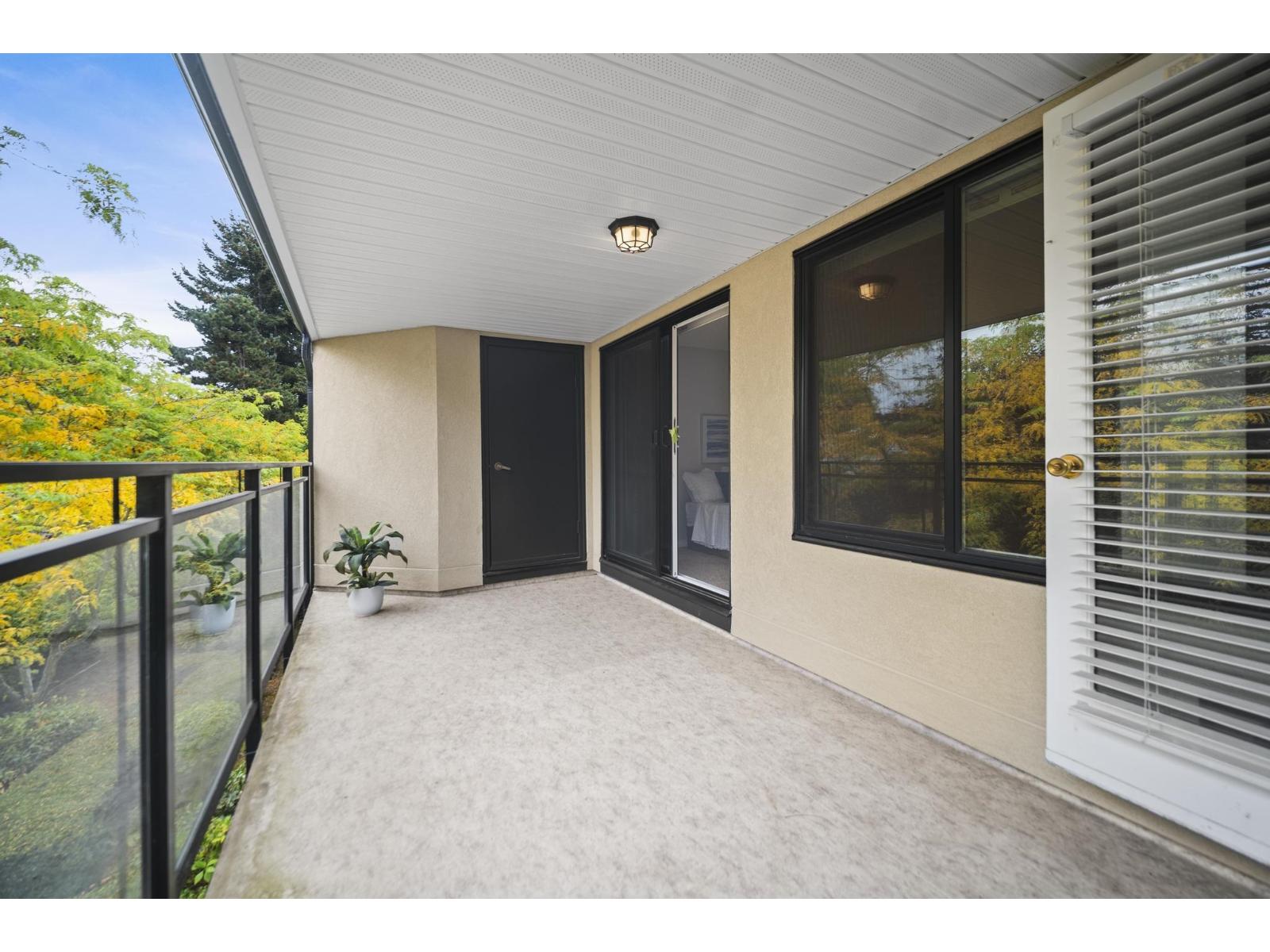 310 1280 Fir Street, White Rock, British Columbia  V4B 4B1 - Photo 5 - R3167539