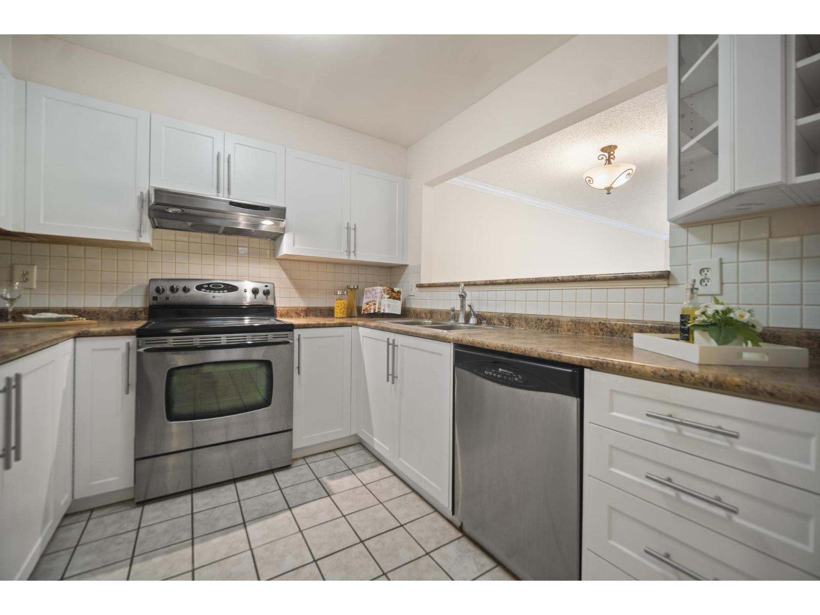 310 1280 Fir Street, White Rock, British Columbia  V4B 4B1 - Photo 11 - R3167539