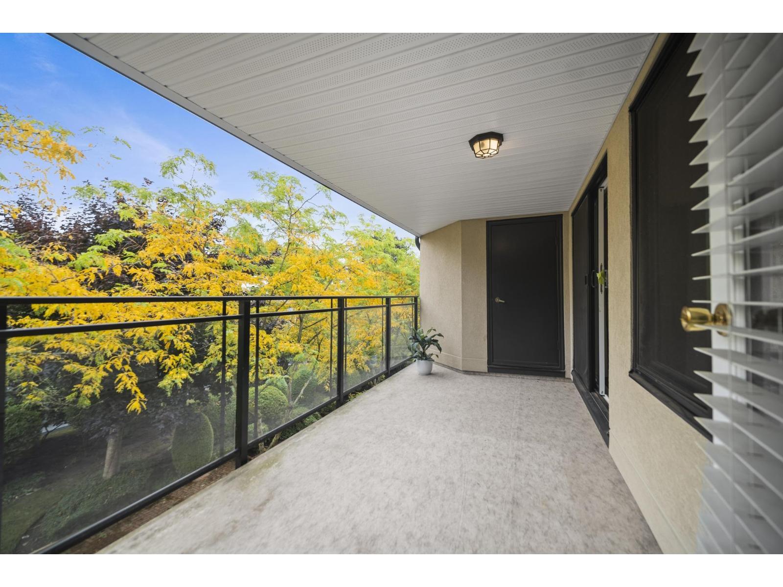 310 1280 Fir Street, White Rock, British Columbia  V4B 4B1 - Photo 6 - R3167539