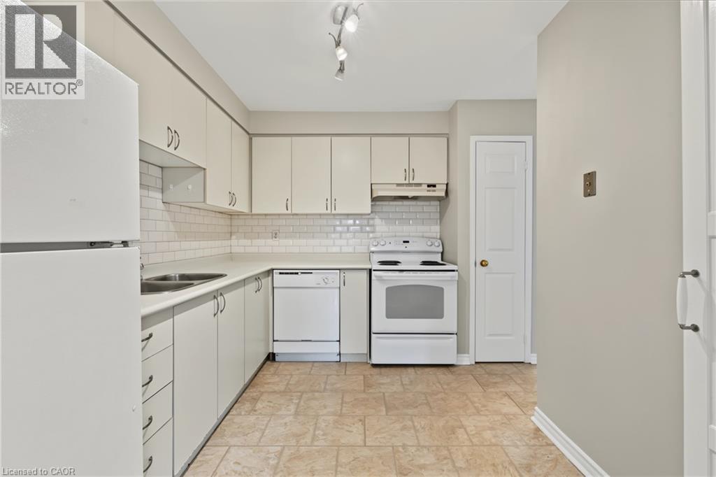 391 Stone Church Road E Unit# 14, Hamilton, Ontario  L9B 2H3 - Photo 6 - 40865131
