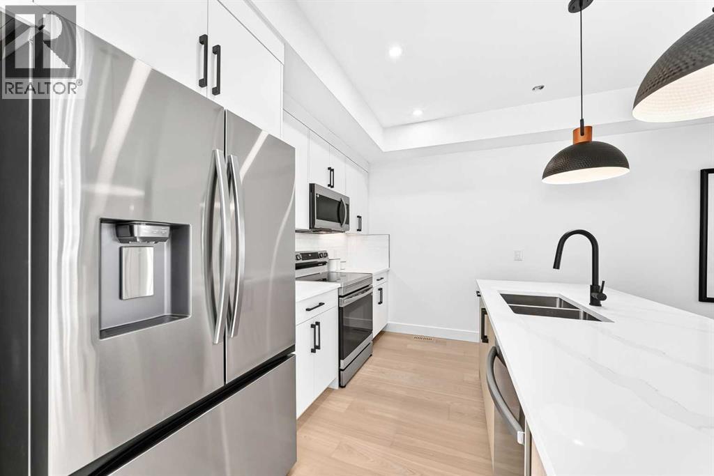 2236 44 Street NW, Calgary, Alberta  T3B 0X6 - Photo 7 - A2346170