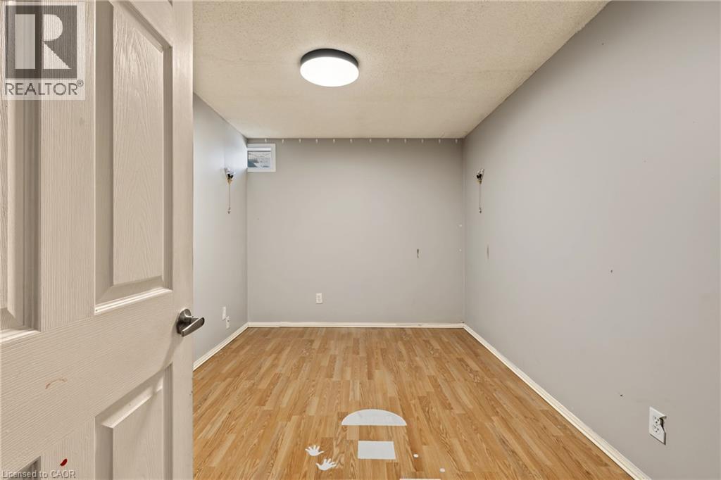 391 Stone Church Road E Unit# 14, Hamilton, Ontario  L9B 2H3 - Photo 26 - 40865131