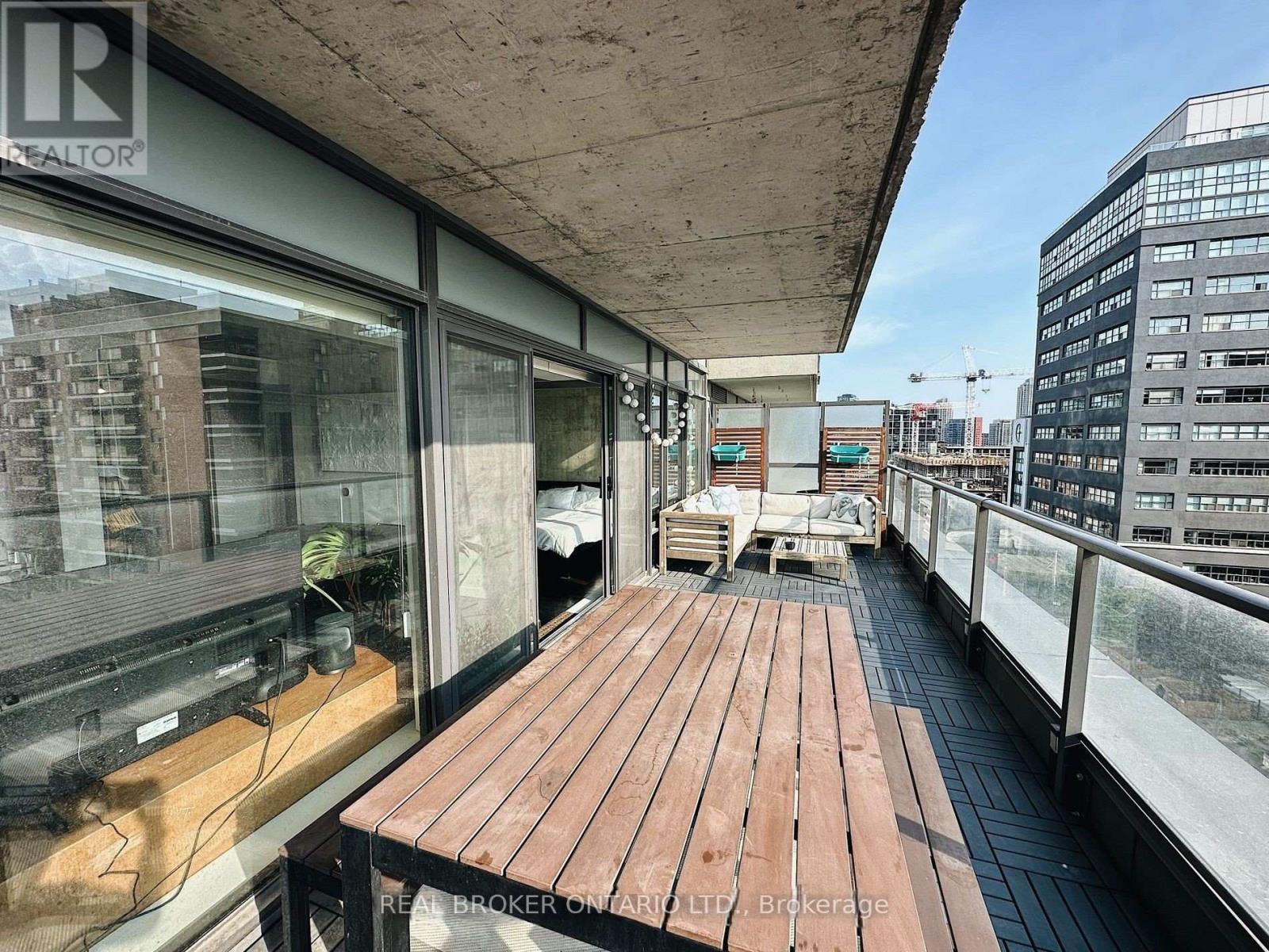 605 - 111 Bathurst Street, Toronto, Ontario  M5V 0M9 - Photo 18 - C13825252