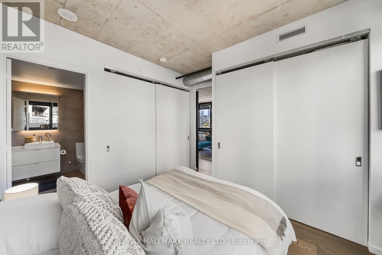 709 - 21 Lawren Harris Square, Toronto, Ontario  M5A 0T4 - Photo 17 - C13825304