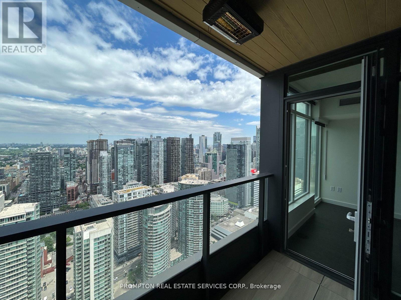 5212 - 1 Concord Cityplace Way, Toronto, Ontario  M5V 0X3 - Photo 11 - C13825338