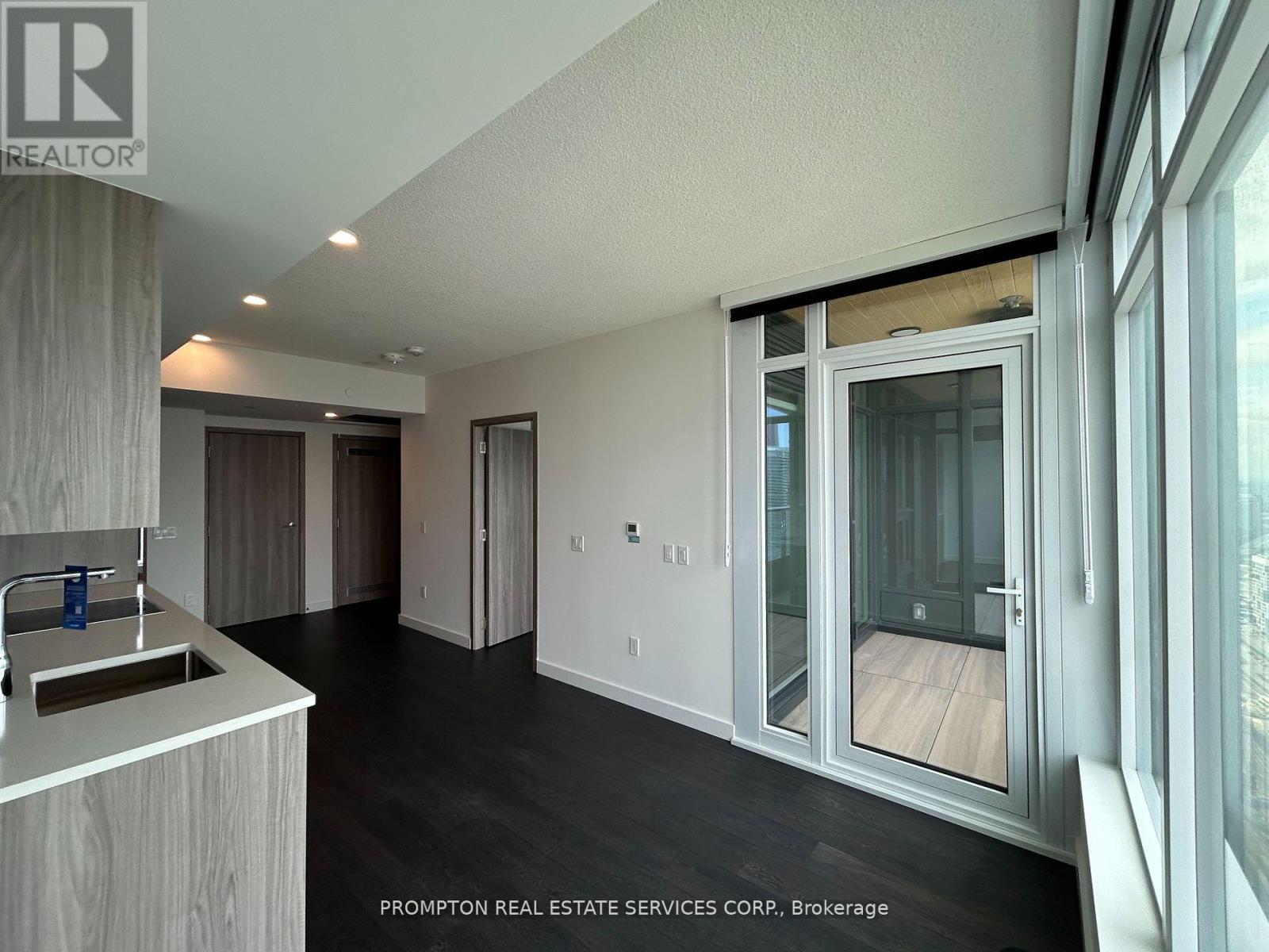 5212 - 1 Concord Cityplace Way, Toronto, Ontario  M5V 0X3 - Photo 6 - C13825338
