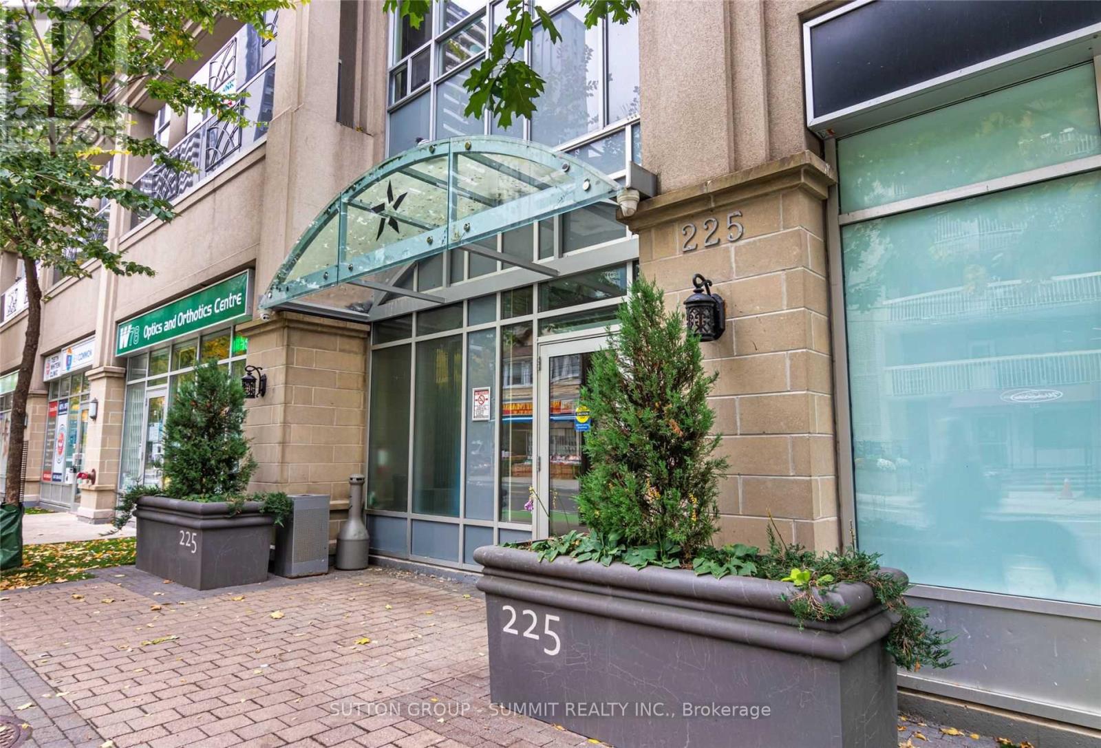 805 - 225 WELLESLEY STREET E, Toronto, Ontario