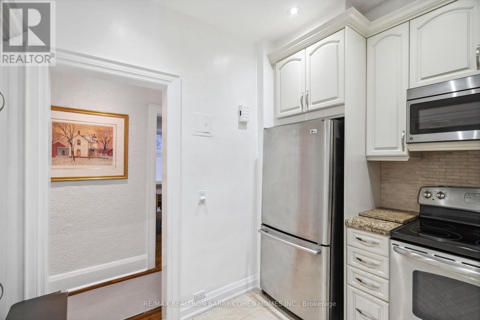 Main - 31 Whitehall Road, Toronto, Ontario  M4W 2C5 - Photo 14 - C13825400
