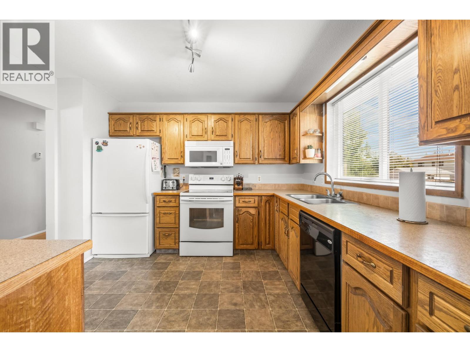 821 5th Avenue, Kimberley, British Columbia V1A 2T5 - Photo 8 - 10401044