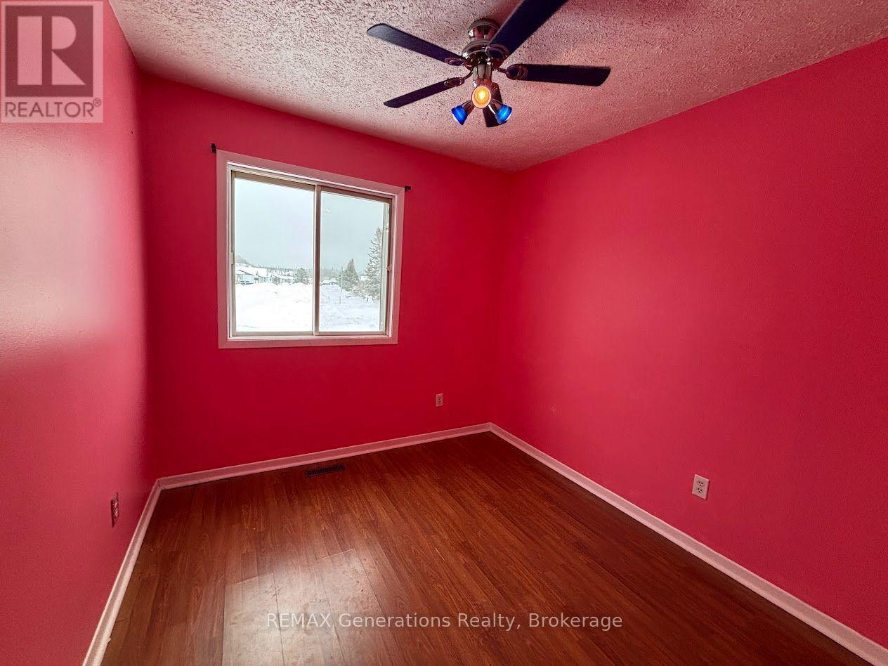 31 Brooks Street, Manitouwadge, Ontario  P0T 2C0 - Photo 14 - X13825412