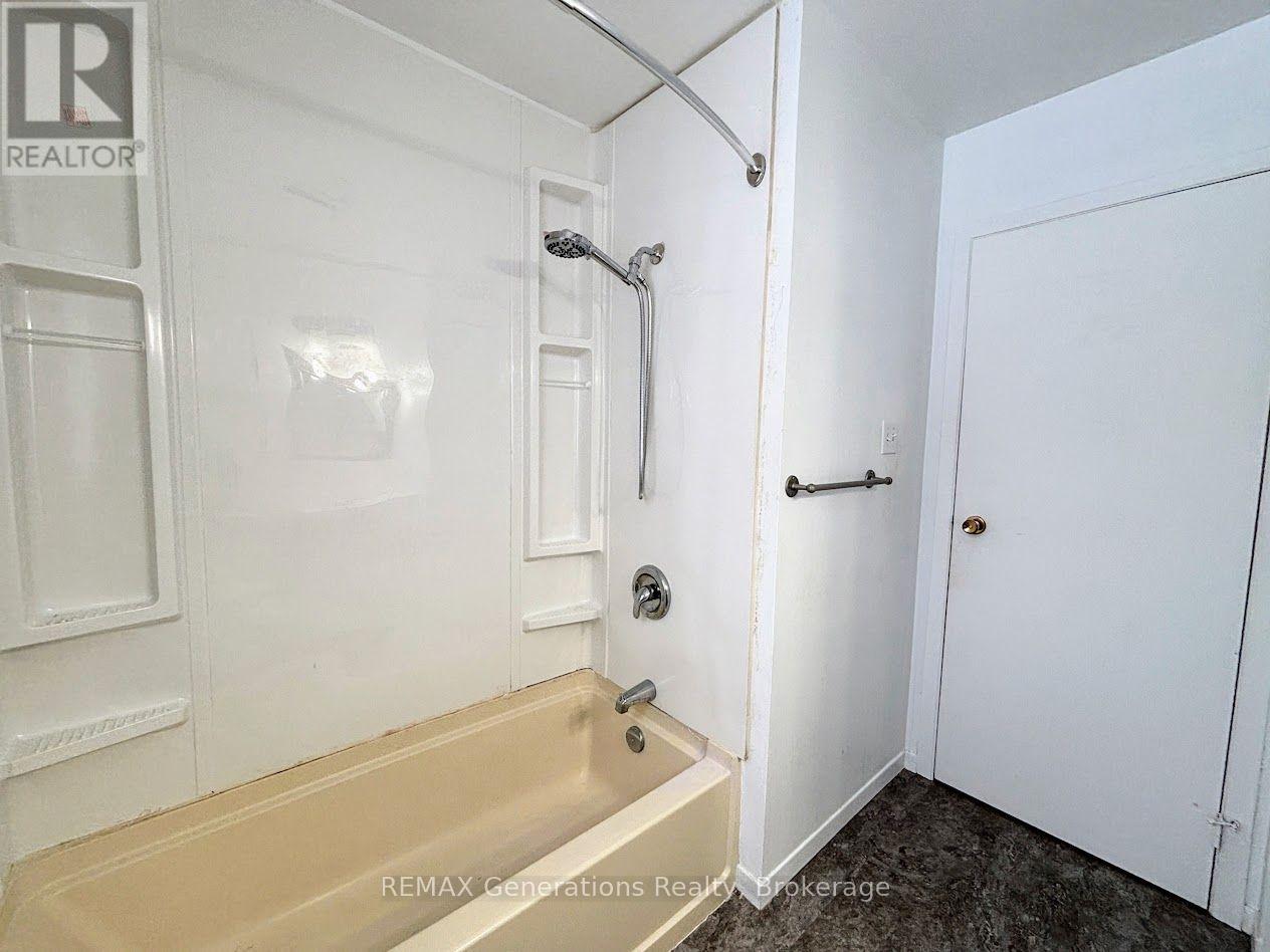 31 Brooks Street, Manitouwadge, Ontario  P0T 2C0 - Photo 20 - X13825412