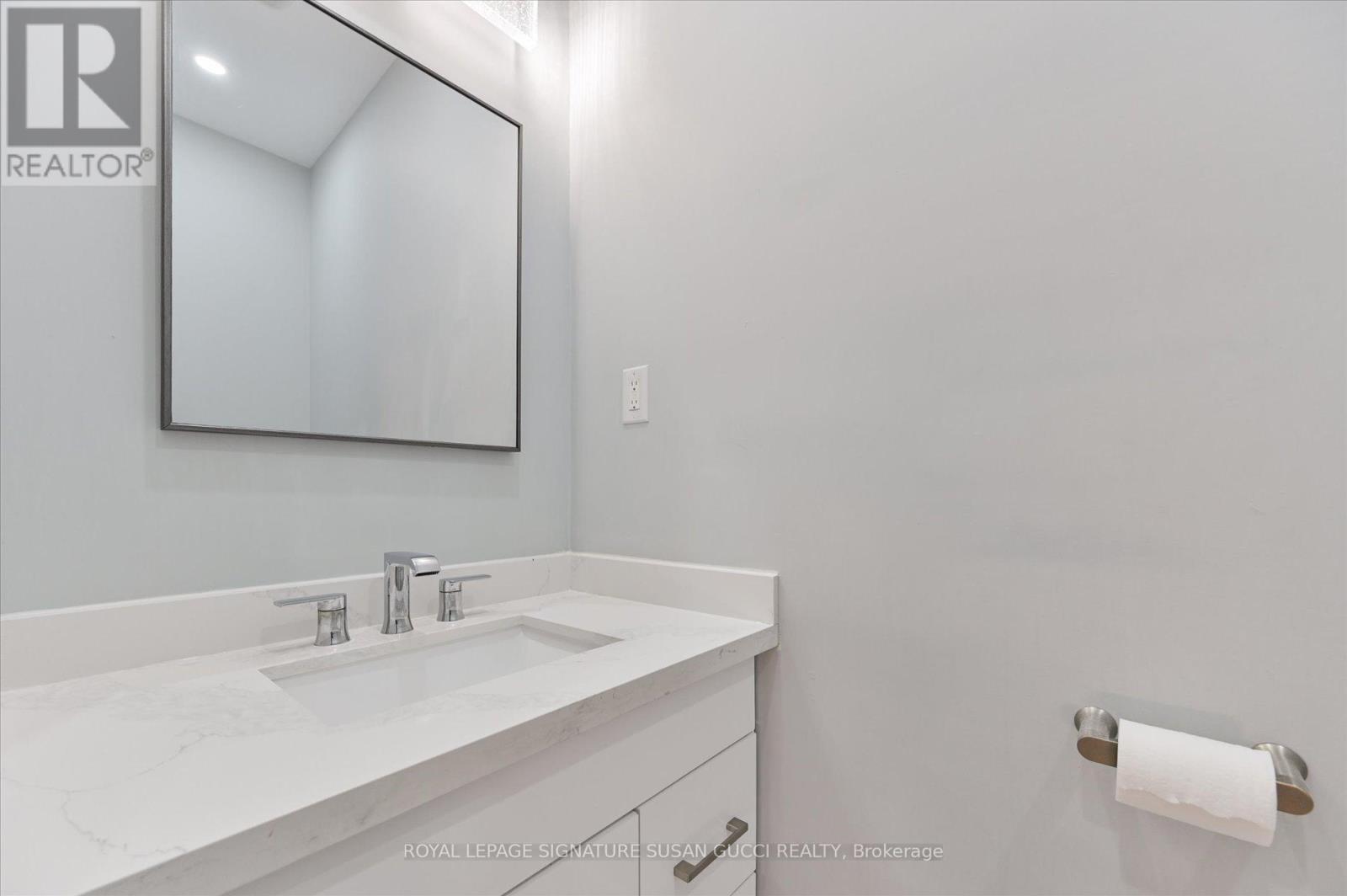 96 Squires Avenue, Toronto, Ontario  M4B 2S1 - Photo 17 - E13825316