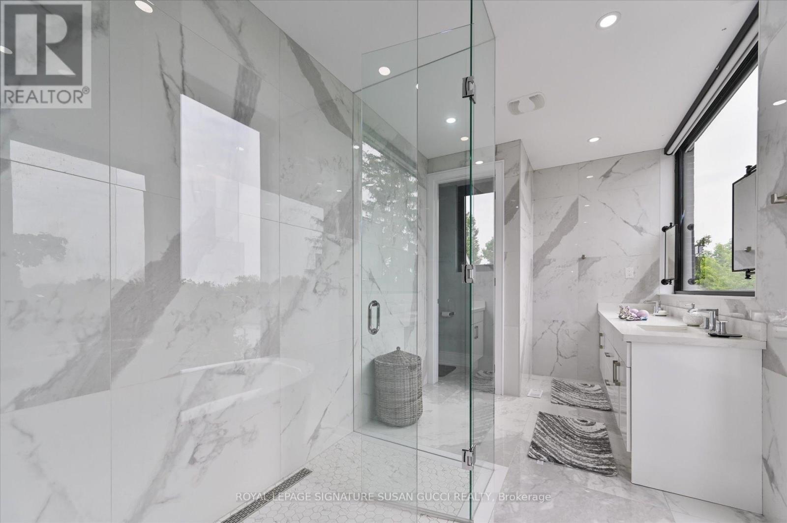 96 Squires Avenue, Toronto, Ontario  M4B 2S1 - Photo 26 - E13825316