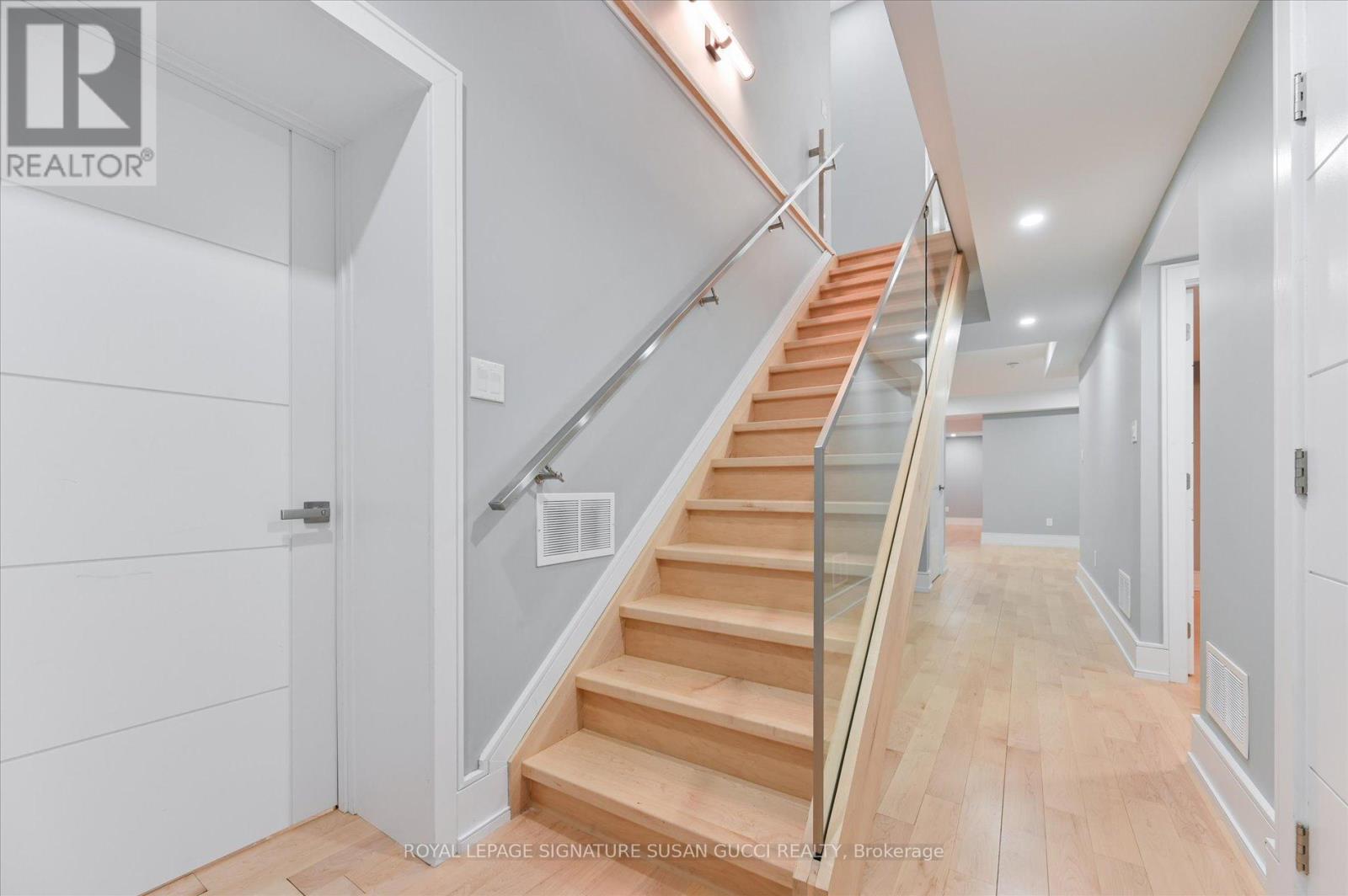 96 Squires Avenue, Toronto, Ontario  M4B 2S1 - Photo 35 - E13825316