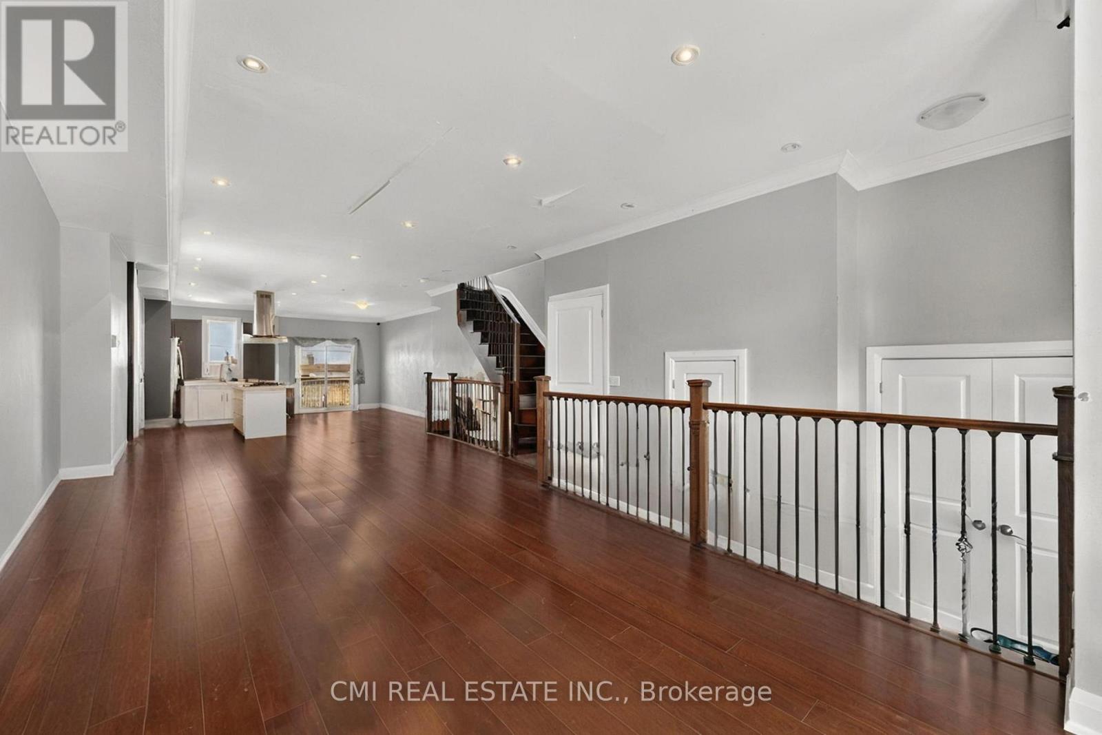 20 Jeavons Avenue, Toronto, Ontario  M1K 1S8 - Photo 4 - E13825440