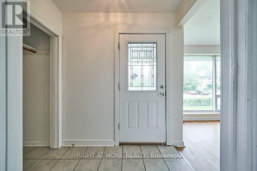 213 Cabot Street, Oshawa, Ontario  L1J 5S2 - Photo 2 - E13825476
