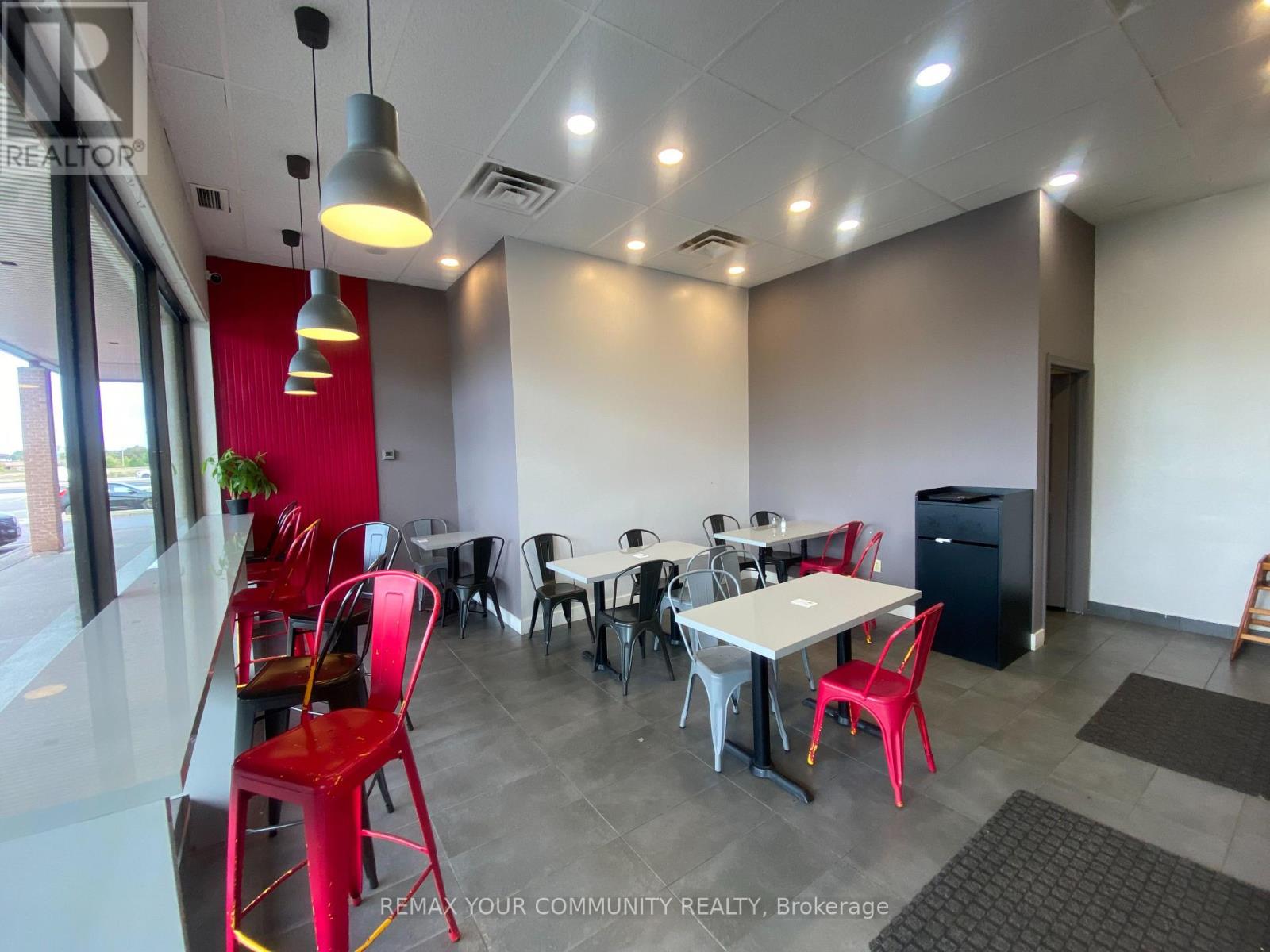 10520 Yonge Street, Richmond Hill, Ontario  L4C 3C7 - Photo 3 - N13825320