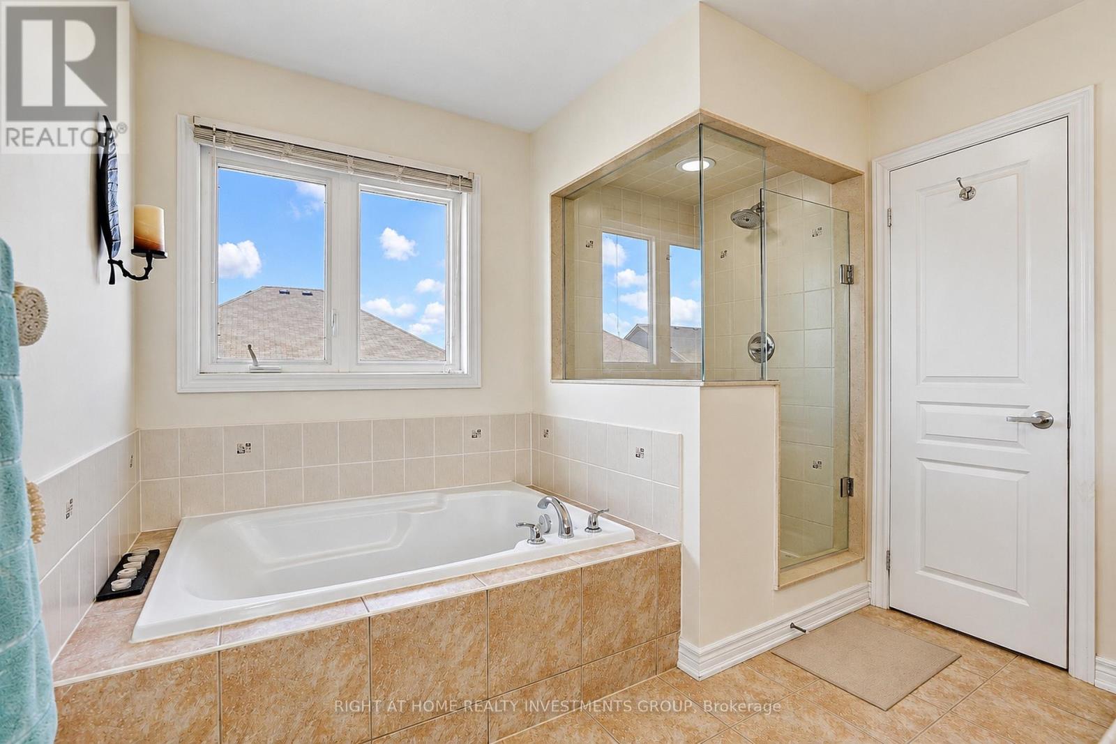 14 Shiner Drive, Richmond Hill, Ontario  L4E 4V5 - Photo 37 - N13825374